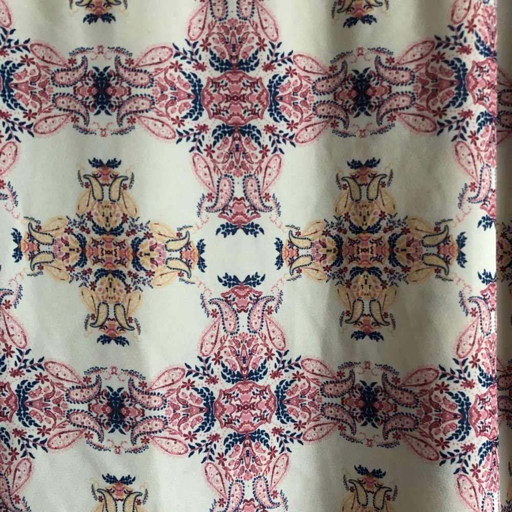 Pretty patterned blouse - Picture 2 of 2